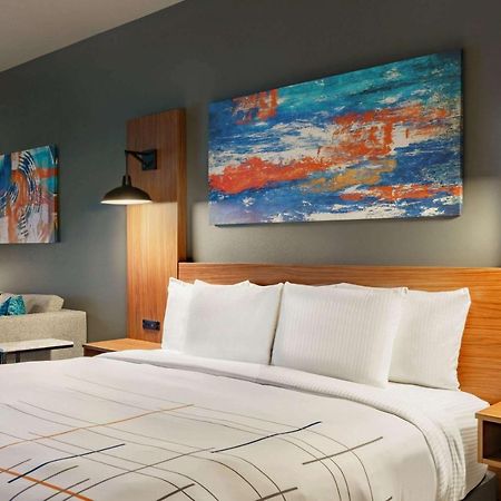 La Quinta Inn & Suites By Wyndham Springfield Exteriér fotografie