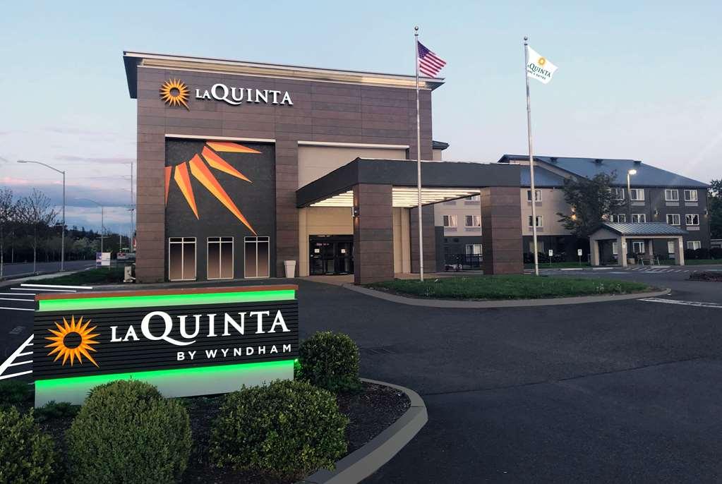 La Quinta Inn & Suites By Wyndham Springfield Exteriér fotografie