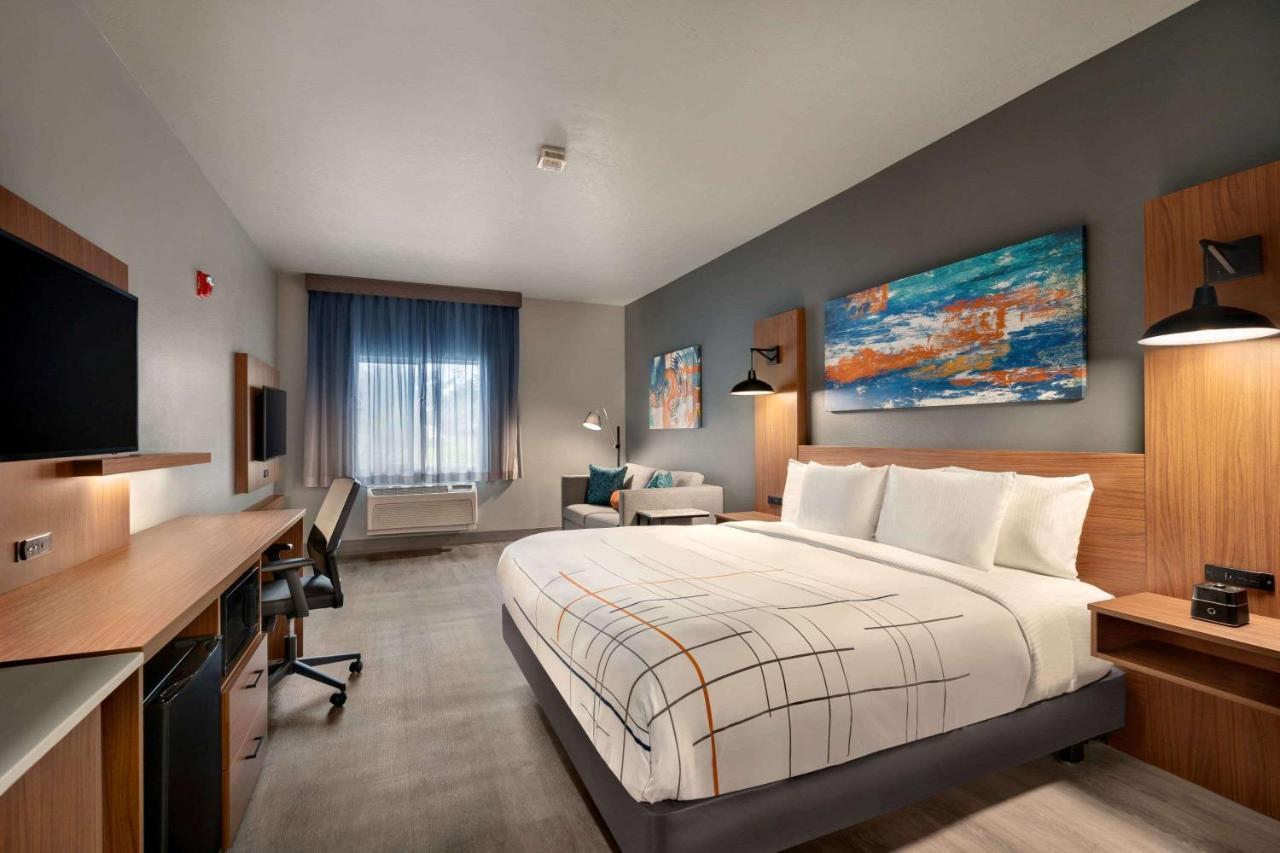La Quinta Inn & Suites By Wyndham Springfield Exteriér fotografie