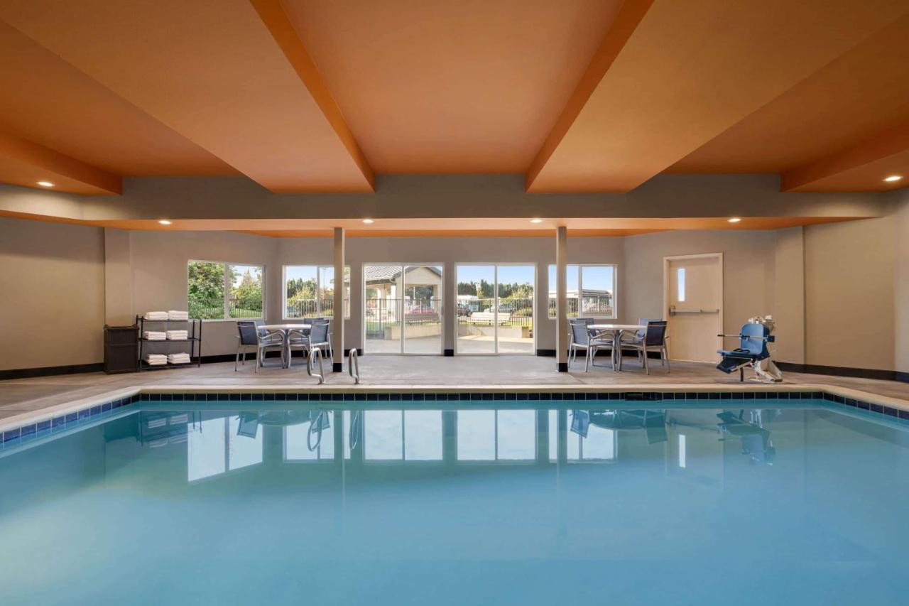 La Quinta Inn & Suites By Wyndham Springfield Exteriér fotografie