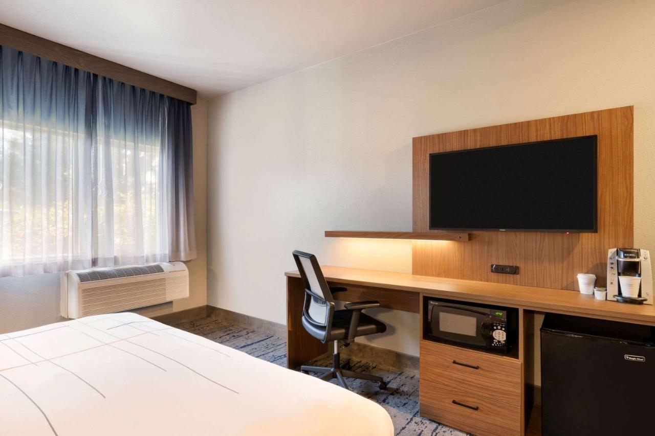 La Quinta Inn & Suites By Wyndham Springfield Exteriér fotografie