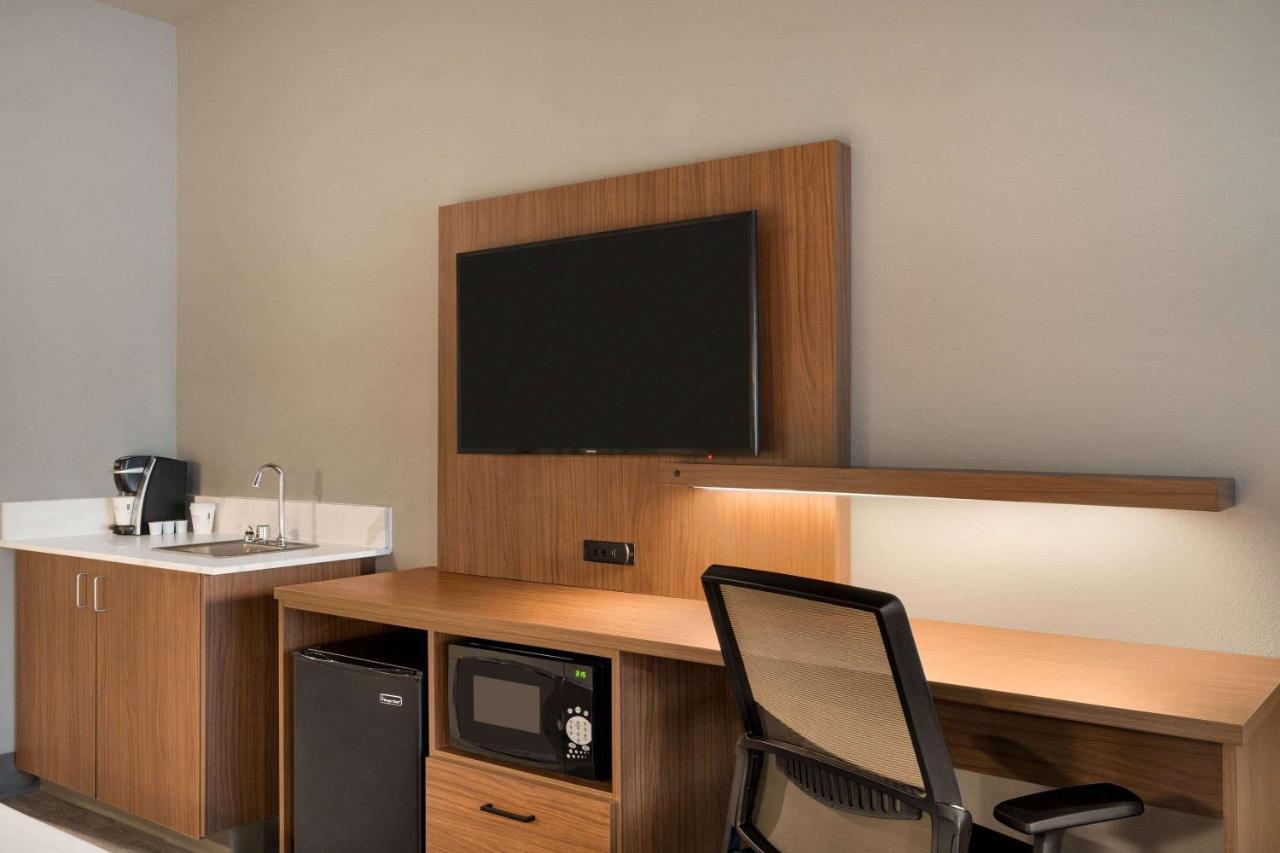 La Quinta Inn & Suites By Wyndham Springfield Exteriér fotografie