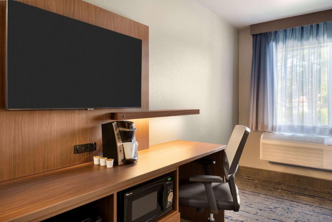 La Quinta Inn & Suites By Wyndham Springfield Exteriér fotografie