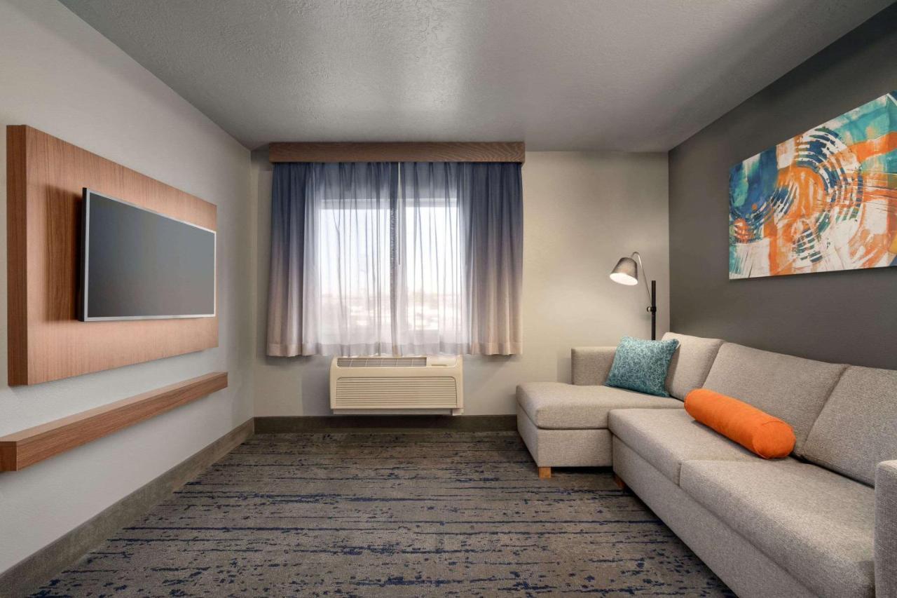 La Quinta Inn & Suites By Wyndham Springfield Exteriér fotografie