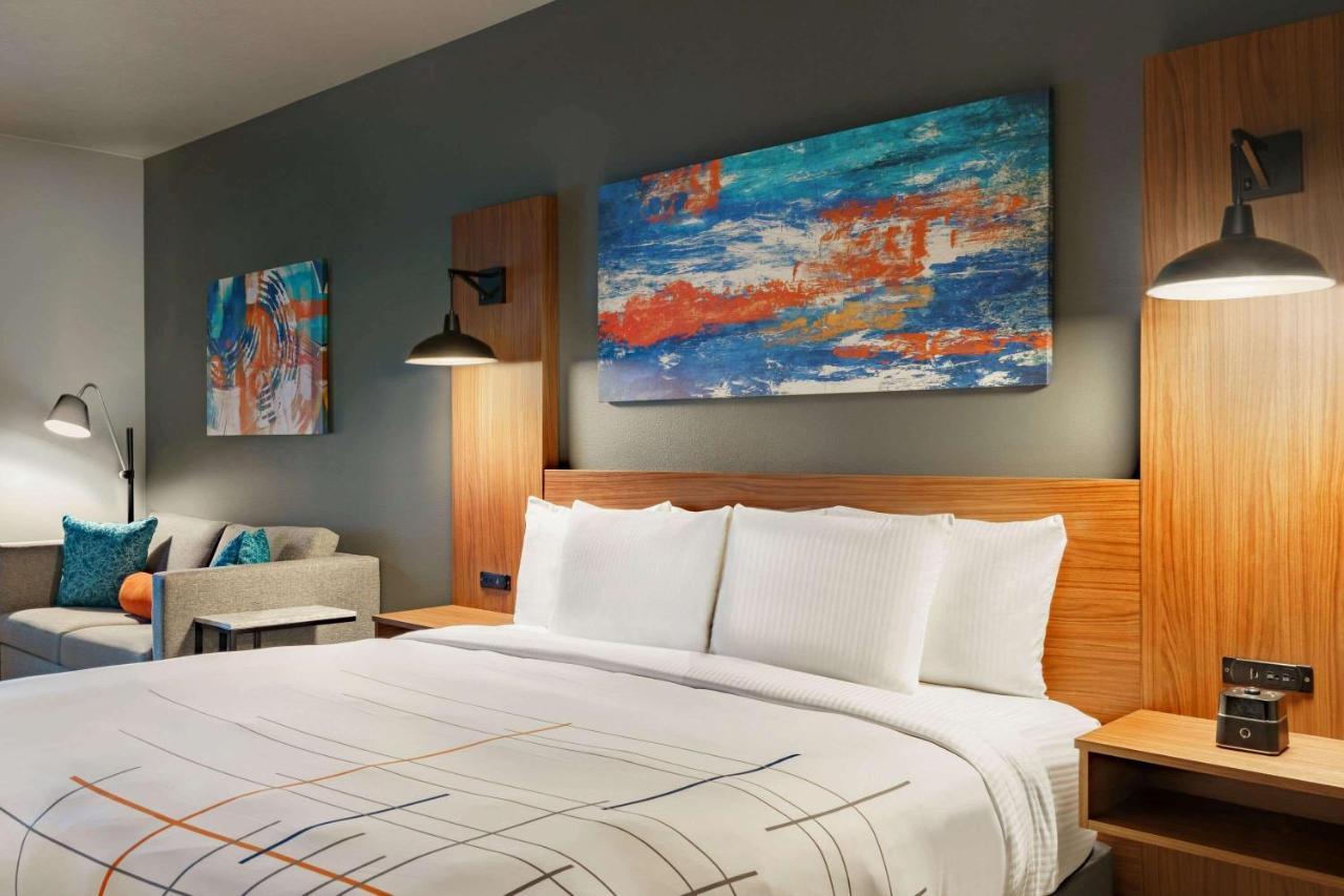 La Quinta Inn & Suites By Wyndham Springfield Exteriér fotografie