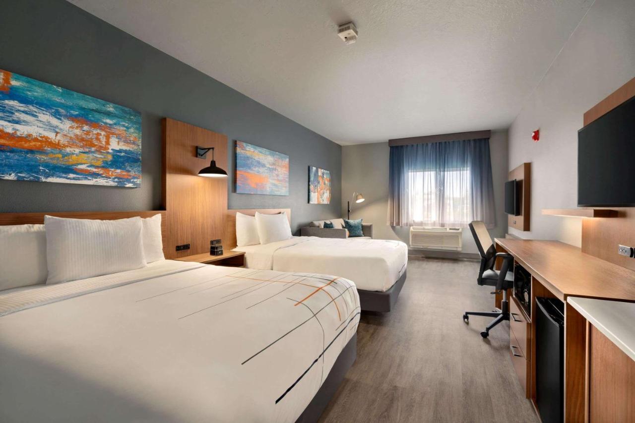 La Quinta Inn & Suites By Wyndham Springfield Exteriér fotografie
