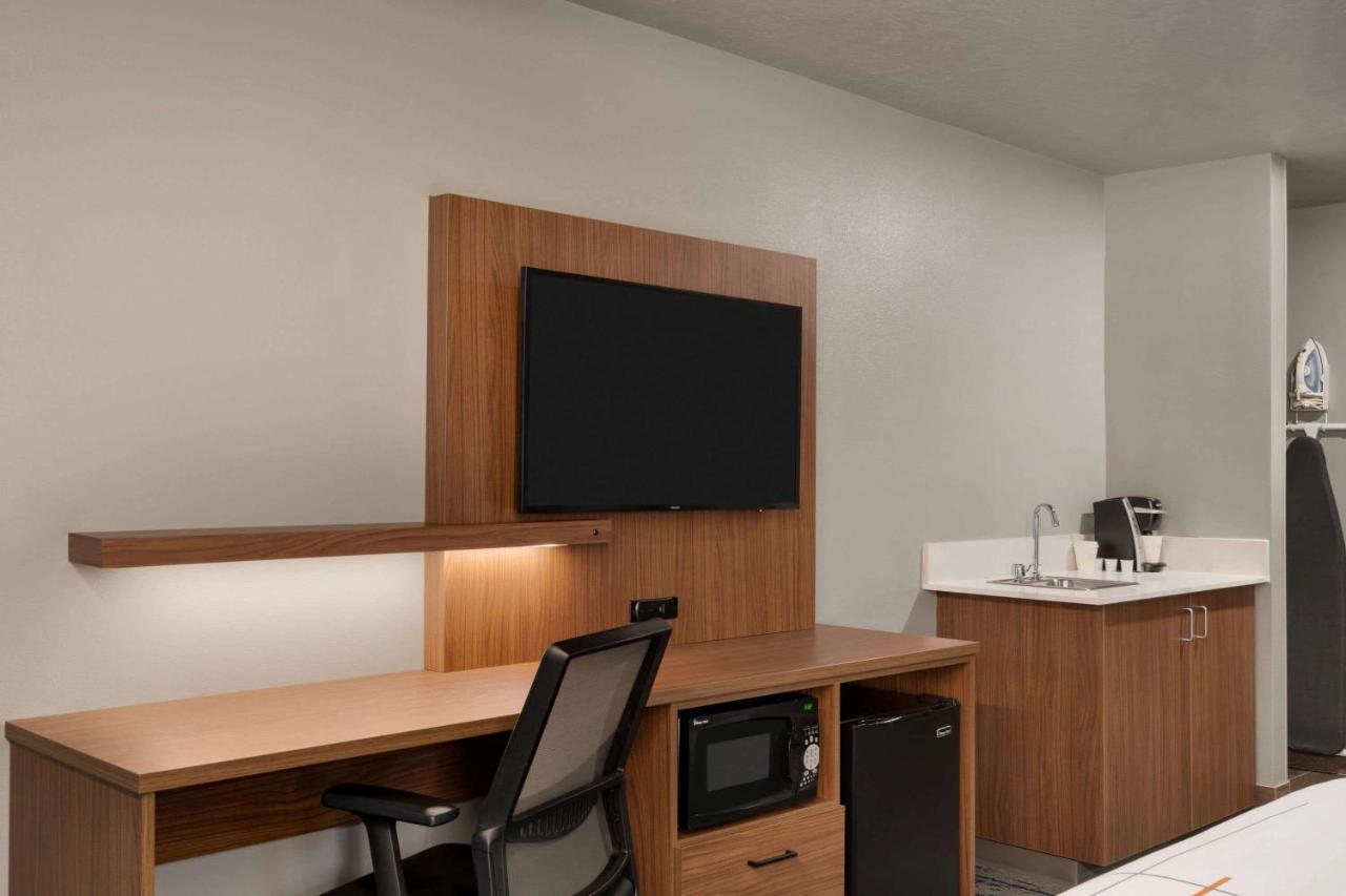 La Quinta Inn & Suites By Wyndham Springfield Exteriér fotografie