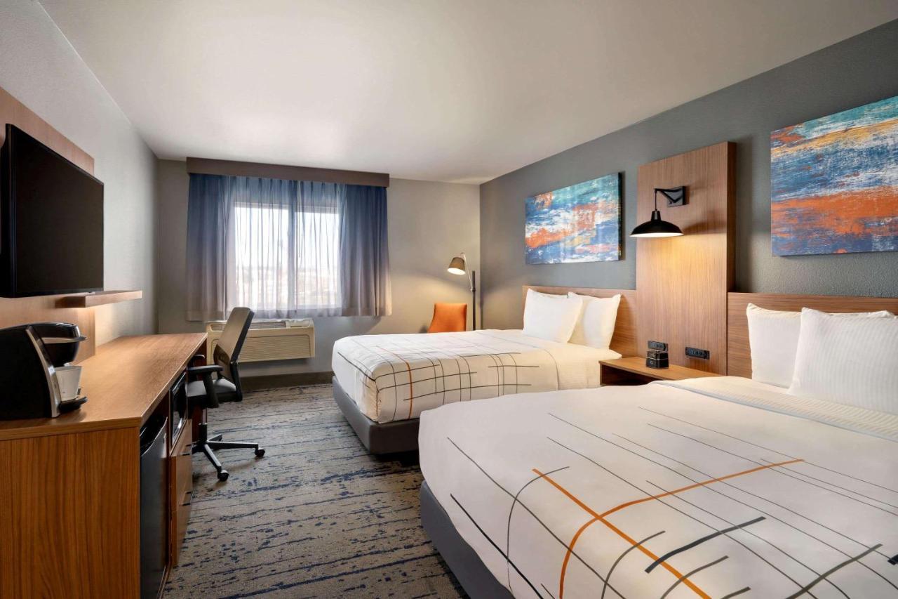 La Quinta Inn & Suites By Wyndham Springfield Exteriér fotografie