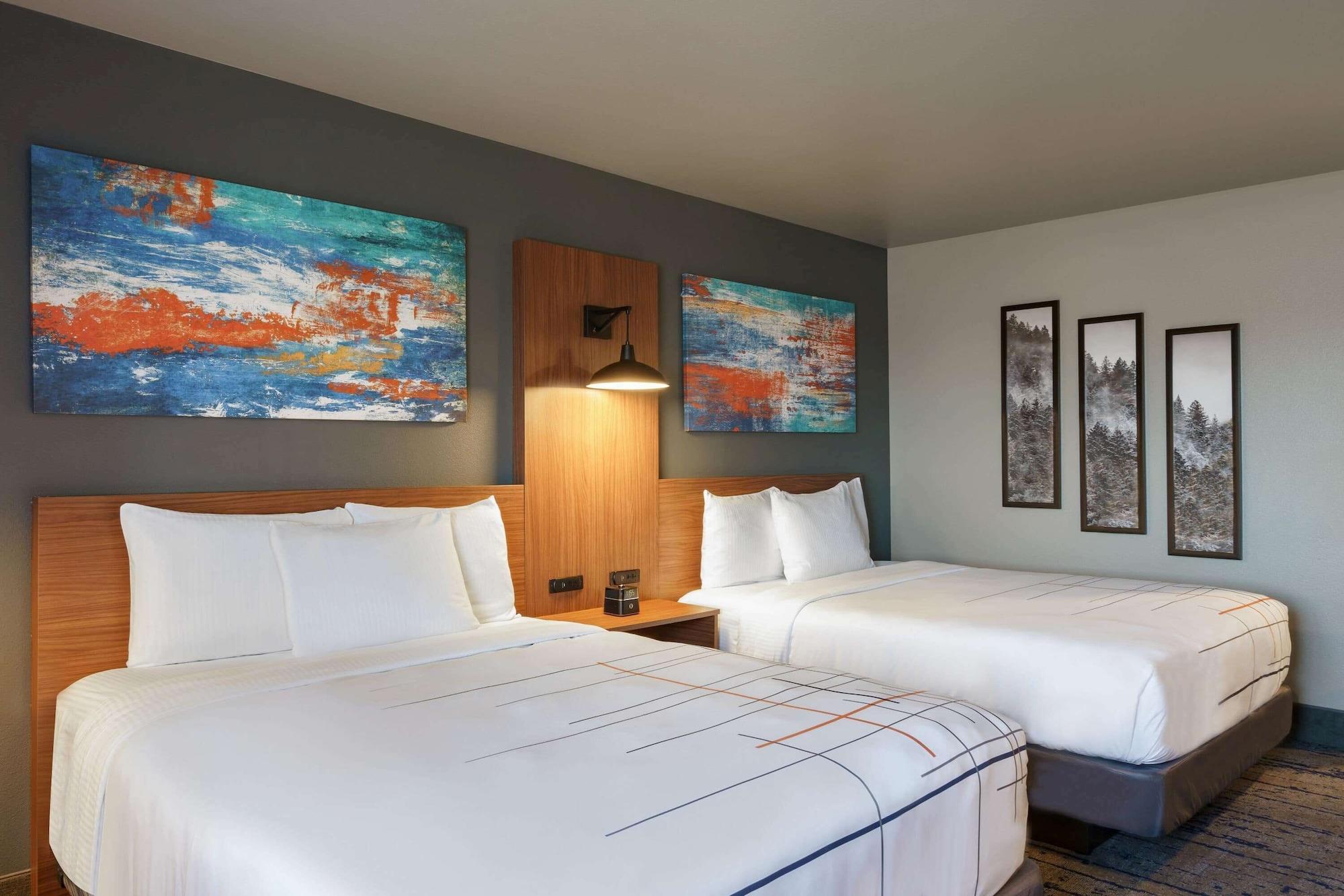 La Quinta Inn & Suites By Wyndham Springfield Exteriér fotografie