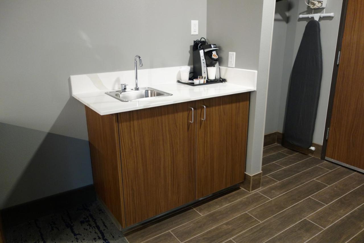 La Quinta Inn & Suites By Wyndham Springfield Exteriér fotografie