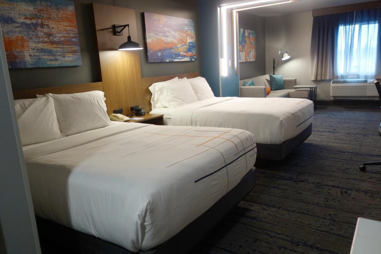 La Quinta Inn & Suites By Wyndham Springfield Exteriér fotografie
